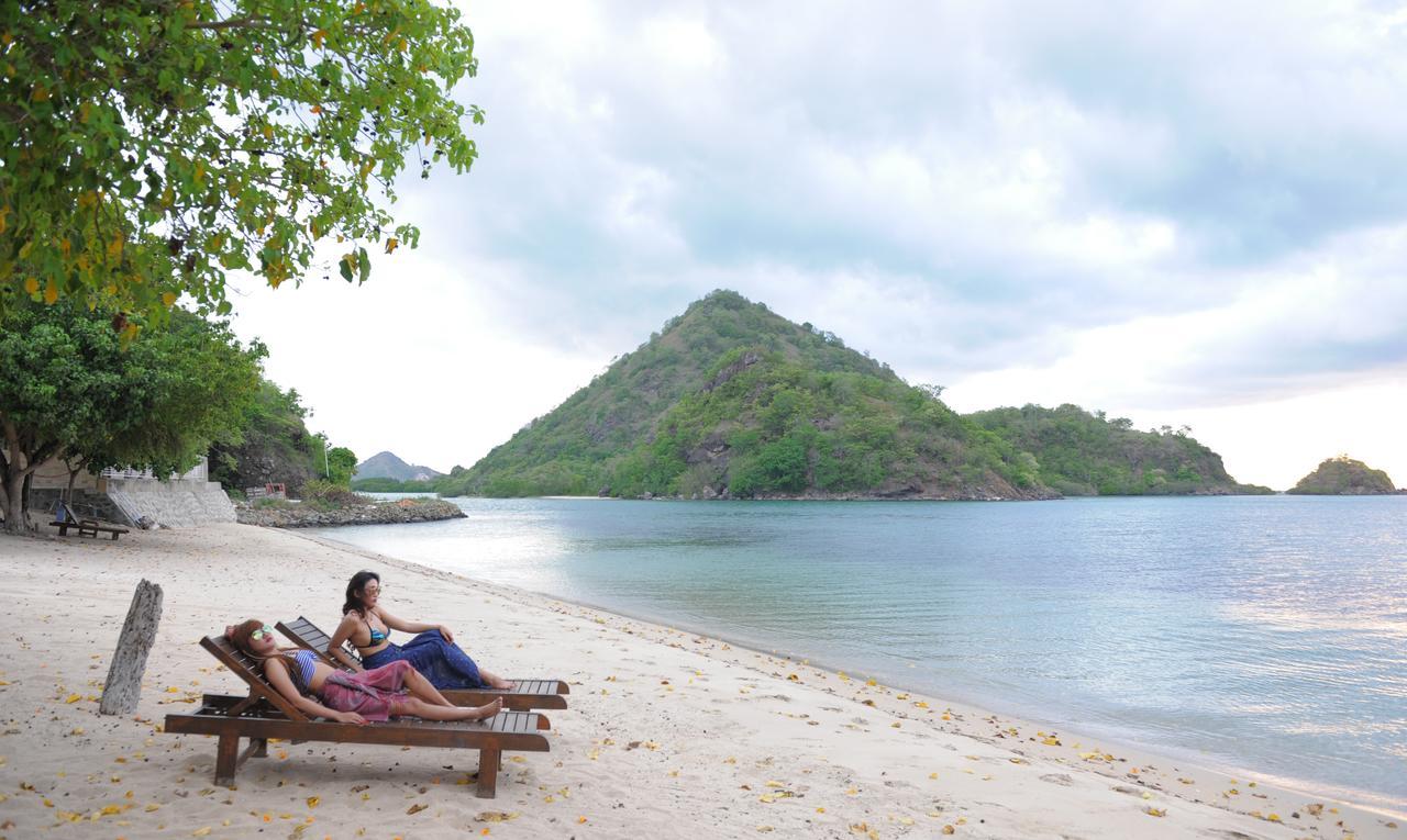 Sylvia Beach Villa Labuan Bajo Exteriör bild